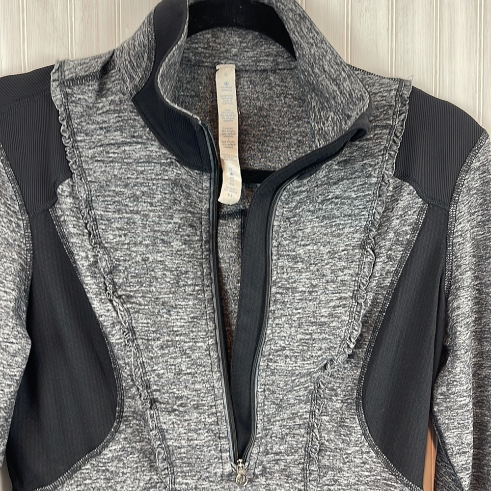LULULEMON RUFFLE 1/4 ZIP PULLOVER 6 - Picture 3 of 6